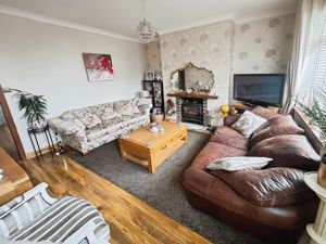 Lounge- click for photo gallery